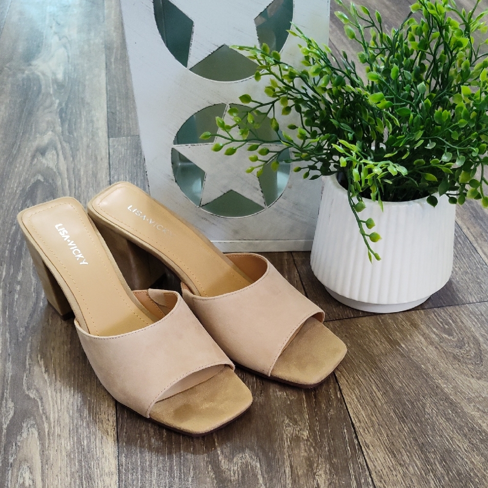 Women's Tan Heeled Mules